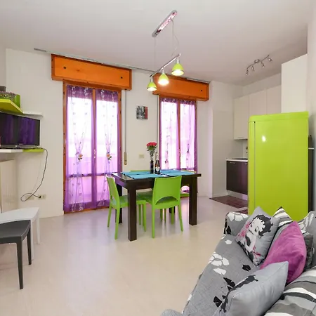 Apartment Casa Alessia-300mt To & Center Of Peschiera Peschiera del Garda